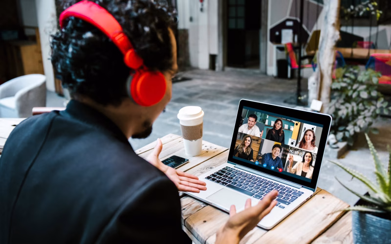 back-view-of-business-latin-man-talking-to-her-mex-2025-10-16-05-28-12-utc