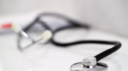 stethoscoop-on-the-white-background-2025-01-10-13-36-27-utc (1)